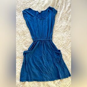 Blue dress with pockets